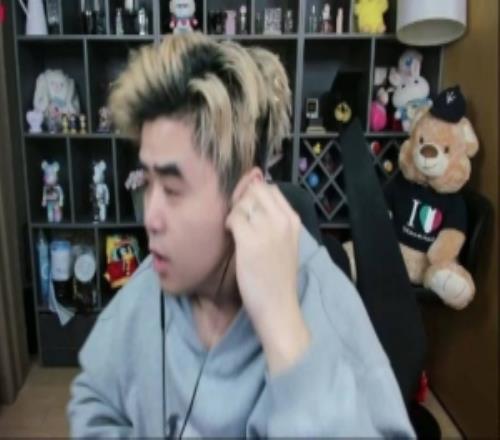 不得不承认Viper有点问题!朱开:对线打不过,那gala就要骑你脸