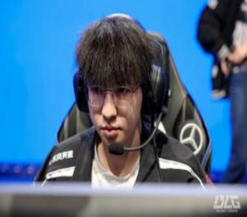 BLG.Elk断开连接,加入三年与队伍拿下一次S赛亚军,三次LPL冠军