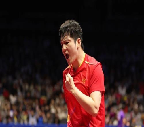 许昕再现背后击球!上海队挺进乒乓球男团决赛!而上海女团......