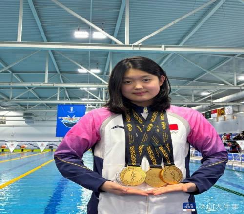 泳池中的追梦人:深圳中学生勇夺亚青会“三金王”