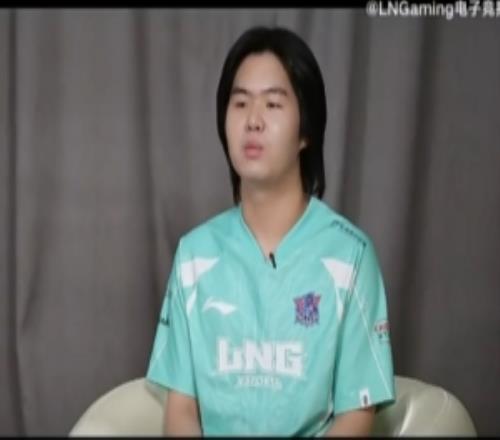 LNG发布haichao离队纪录片:愿你在未来得偿所愿,夜尽星明