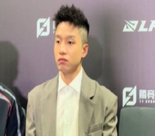 Clearlove教練：Xiaohao指揮大家執行力要提高要知道該做什么