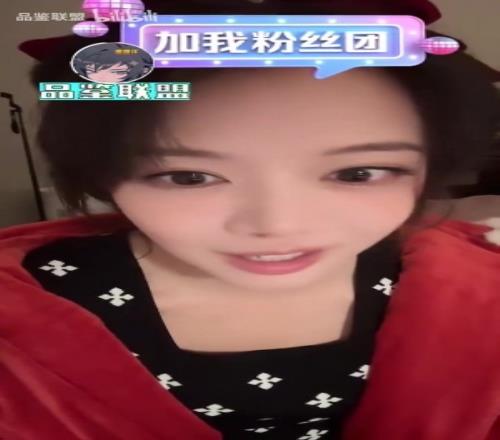 二哥骆歆：初吻当然在啦我只亲过小狗30多岁初吻还在怎么办啊