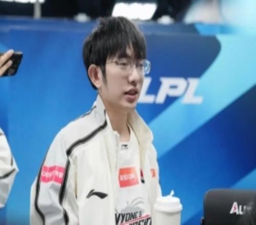 Flandre：现在上单影响力比之前强，有点优势都能滚得比较大