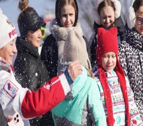 吉林省举行新雪季“开板”活动,800余项冰雪活动拉开帷幕