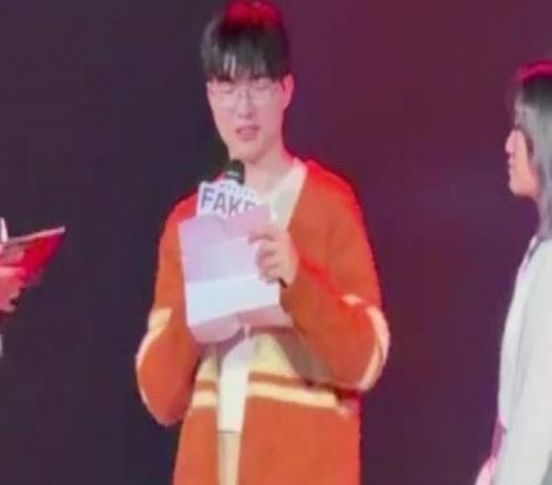 李哥还准备了中文告别信!Faker:能在12月31号这一天和大家一起告别过去是我今天最珍贵的收获