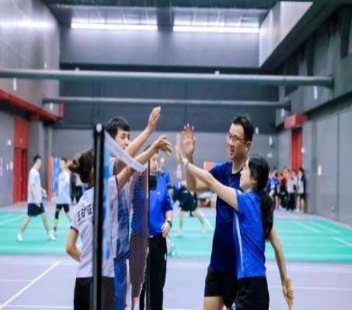 挥拍实现政企同频共振,深圳南山“羽企同行”系列赛收官