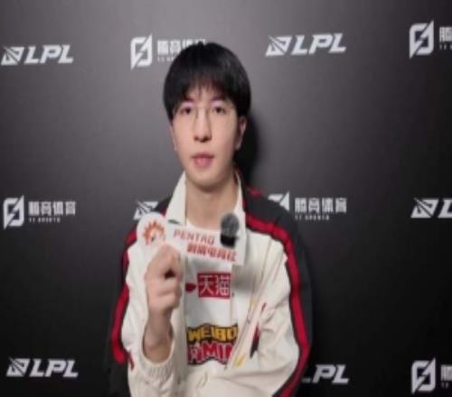 WBGElk：淘汰赛的话希望一直走下去不用回望过去往前看