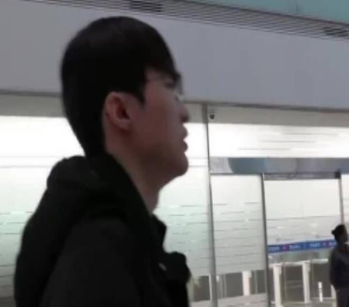 Faker灵魂提问peyz:这么年轻要考虑健康在中国长胖了很多吗