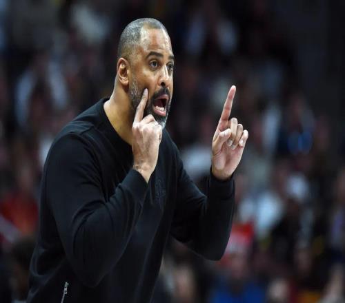 中国功夫震惊NBA!打的裁判也抱头!快船:扶我起来,我也能行