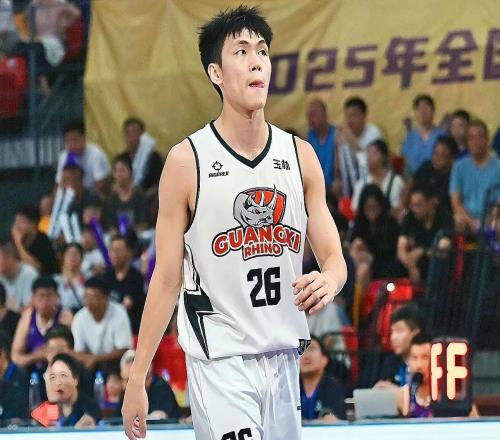 广西老表炸翻CBA!5场狂砍22.8+,郭士强该召他入队