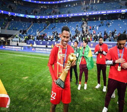 茹萨跟上港合同还没到期!成都蓉城就要出手引进他,球迷为此热议