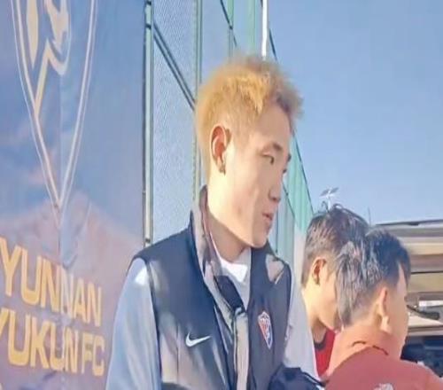 网传视频显示,长春亚泰门将王智峰已跟随云南玉昆冬训