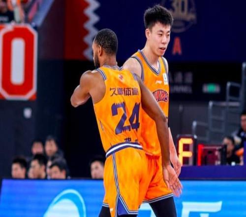 CBA排名大变天!上海升第1,两大争冠热门未尝败绩,黑马力压辽宁