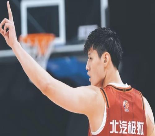 今晚仍将缺席,北青:曾凡博有望在下一轮对阵广东比赛中登场