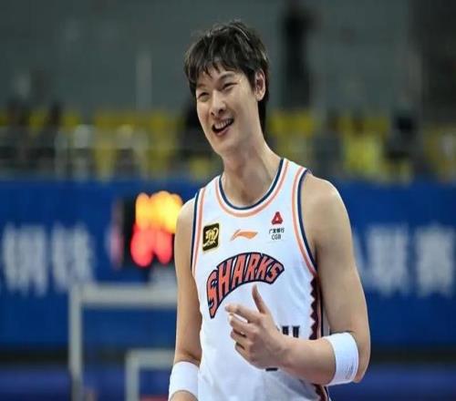 辽篮惨败上海,张镇麟手刃旧主一数据全队最高,杨鸣变得安静了