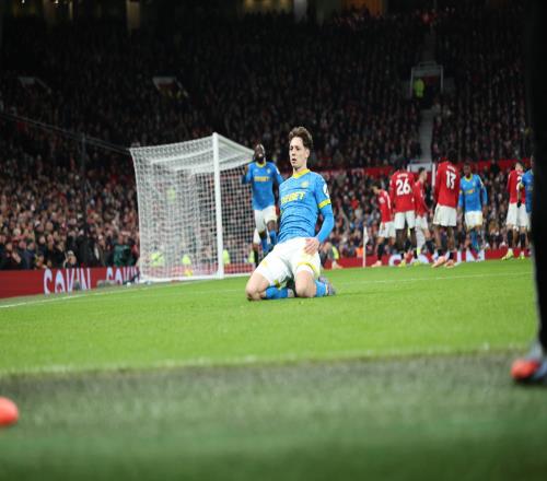 再次面对狼队的曼联变菜了,所以此前的大胜只能变平局了