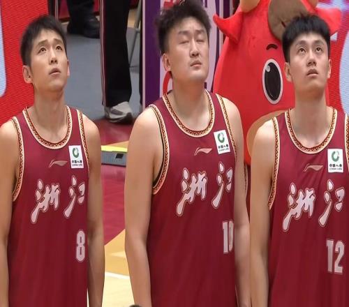 浙江男篮加时5分险胜青岛,王睿泽13+7吴前10中2,王奕博表现糟糕