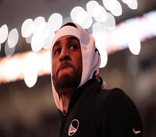 看起来打得红红火火,实际上勇士后场大闸在场上的效果并不理想