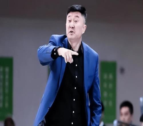 广东74105北京遭4坏消息!防守被爆,胡明轩+萨林杰全面吃瘪!