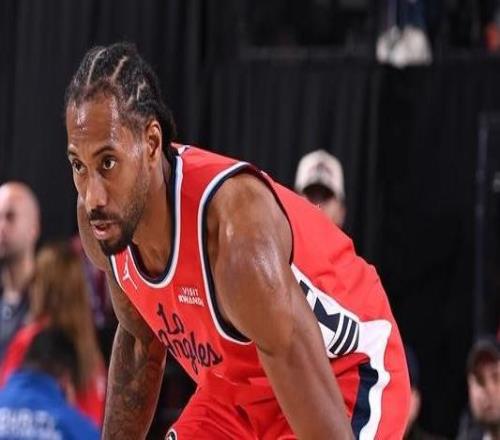 伦纳德第四节爆砍20分!追平生涯末节得分纪录