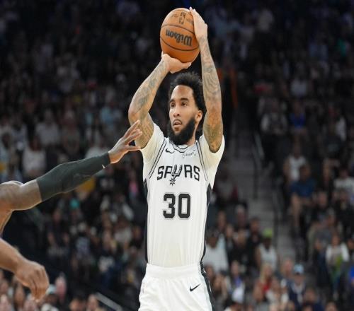 落选秀出身,年薪仅300万美元,如今场均10+5,这队太擅长挖宝了