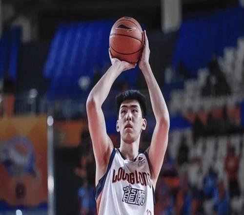 徐昕对山西杀疯!碾压刘传兴展联盟顶级护框,场均盖帽位居榜首!