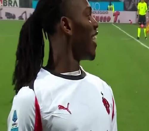 一场10!让意甲榜首又易主:米兰登顶+领先2分,国米赢球=反超