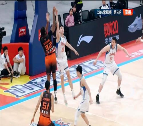 意外大胜!新疆男篮咋回事克里斯大爆发,央视赞叹:真防不住