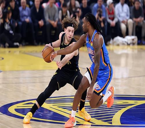 根本打不了一号位,但勇士还在继续进行着这样无意义的尝试