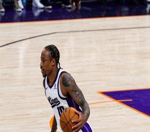 威少21+6+3+4+3尽力局,字母爆砍37分火箭旧将两双,雄鹿复仇国王