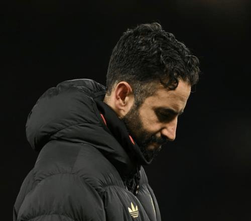 曼联官宣40岁阿莫林下课!执教14个月胜率不足4成,救火主帅公布