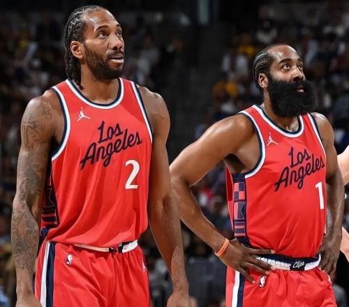 又是右膝韧带扭伤!又要缺阵6周!快船官宣伤情,祖巴茨太难了