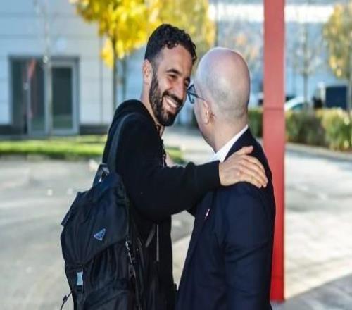 不是“经理”,曼联官方公告中阿莫林的身份仍然是“主教练”