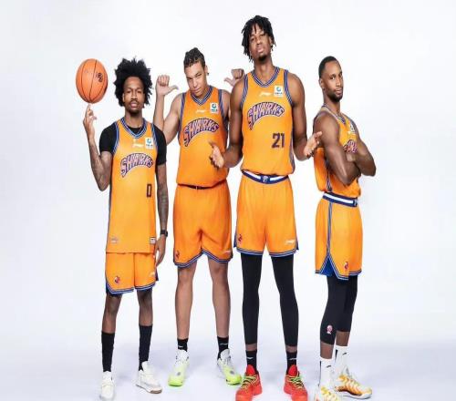 七连胜联盟第一!CBA土豪队终于崛起,有冠军相了