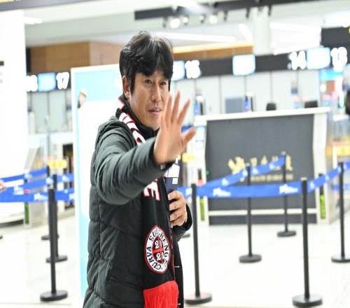 成都蓉城又一人离开,同位置竞争太激烈,球迷:是不是写错名字了