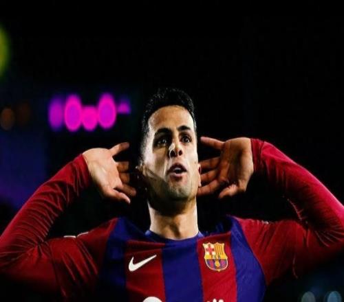 从国米手中抢人!昔日后卫火线回归,巴萨后防迎来“万能钥匙”