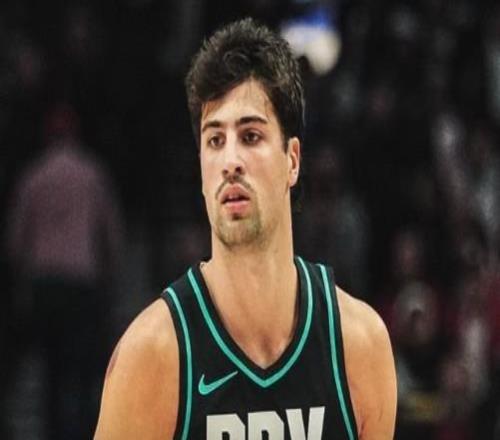 阿夫迪亚出战28分47秒砍33分8板9助,队史单场30+5+5用时第二少