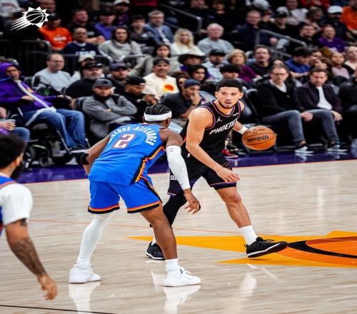 三人20+太阳终结雷霆4连胜,布克24+6+9送三分绝杀亚历山大25+6