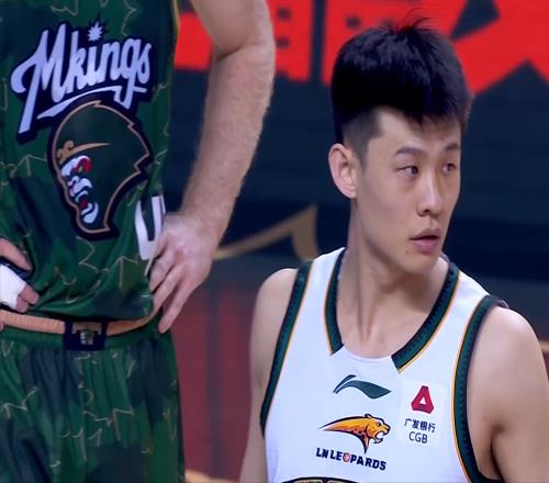 CBA:郭昊文23+8独木难支,王岚嵚21+7迎连胜,鄢手骐5中0