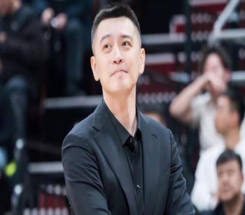 杨鸣:我们球队并没有顶级的天赋,但每个人都勤勤恳恳