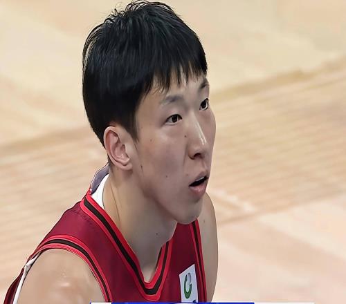 本赛季28名顶薪球员分档:周琦第二档,4后卫第一档,第五档共6人