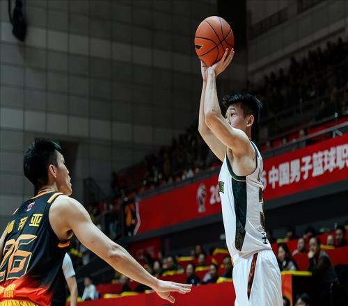 也没说换你啊,大莫6中6席卷14分21板,杨鸣正式表态