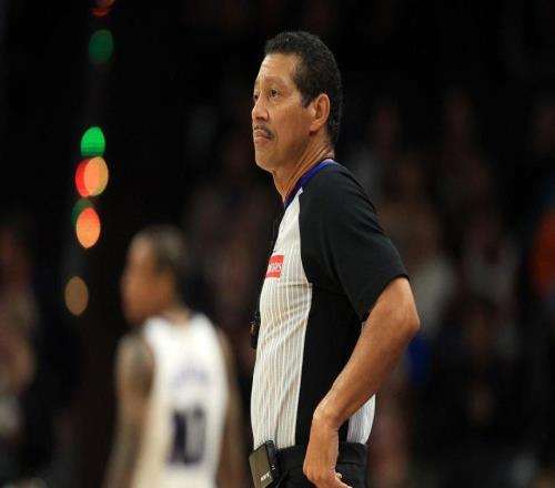 裁判受伤,NBA资深裁判比尔肯尼迪比赛后腿筋受伤,无限期休战