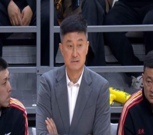 广东3消息!杜锋深夜发声,胡明轩拒绝轮休,崔永熙传来好消息