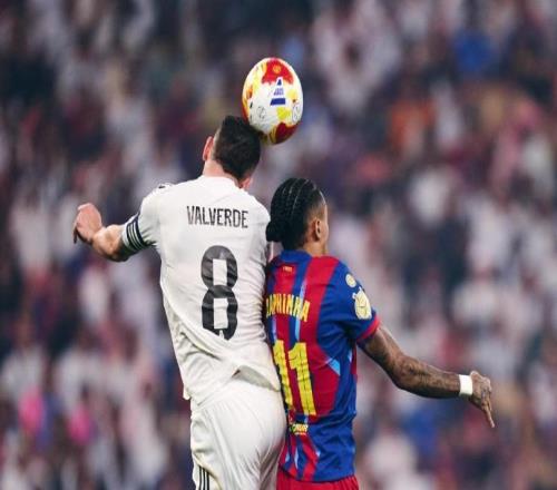 熊皇天秀进球难救主,莱万比肩梅西拉神双响,巴萨32复仇皇马