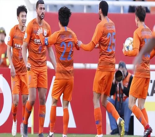 鲁能前腰补强又有新思路,可考虑让克雷桑踢这个位置,值得期待