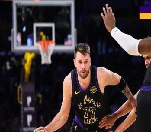 火力全开,湖人半场爆砍81分,创队史上半场得分新高