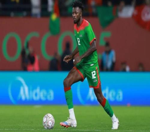 药厂官方:塔普索巴大腿肌肉存在结构性损伤,预计伤缺2至3周