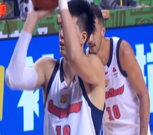 杜锋赌对了!焦泊乔狂轰广东生涯最强一战,保底能进总决赛!